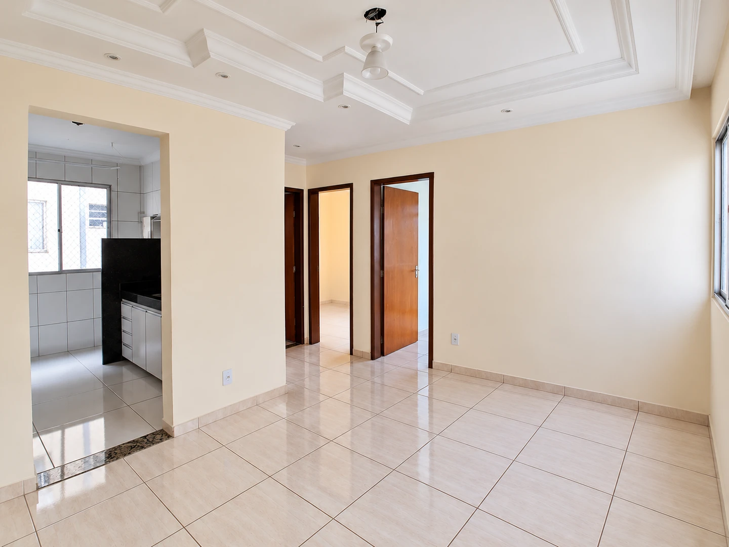 APARTAMENTO PARA LOCAÇÃO NO PARQUE DAS INDÚSTRIAS – 2 QUARTOS E COZINHA PLANEJADA