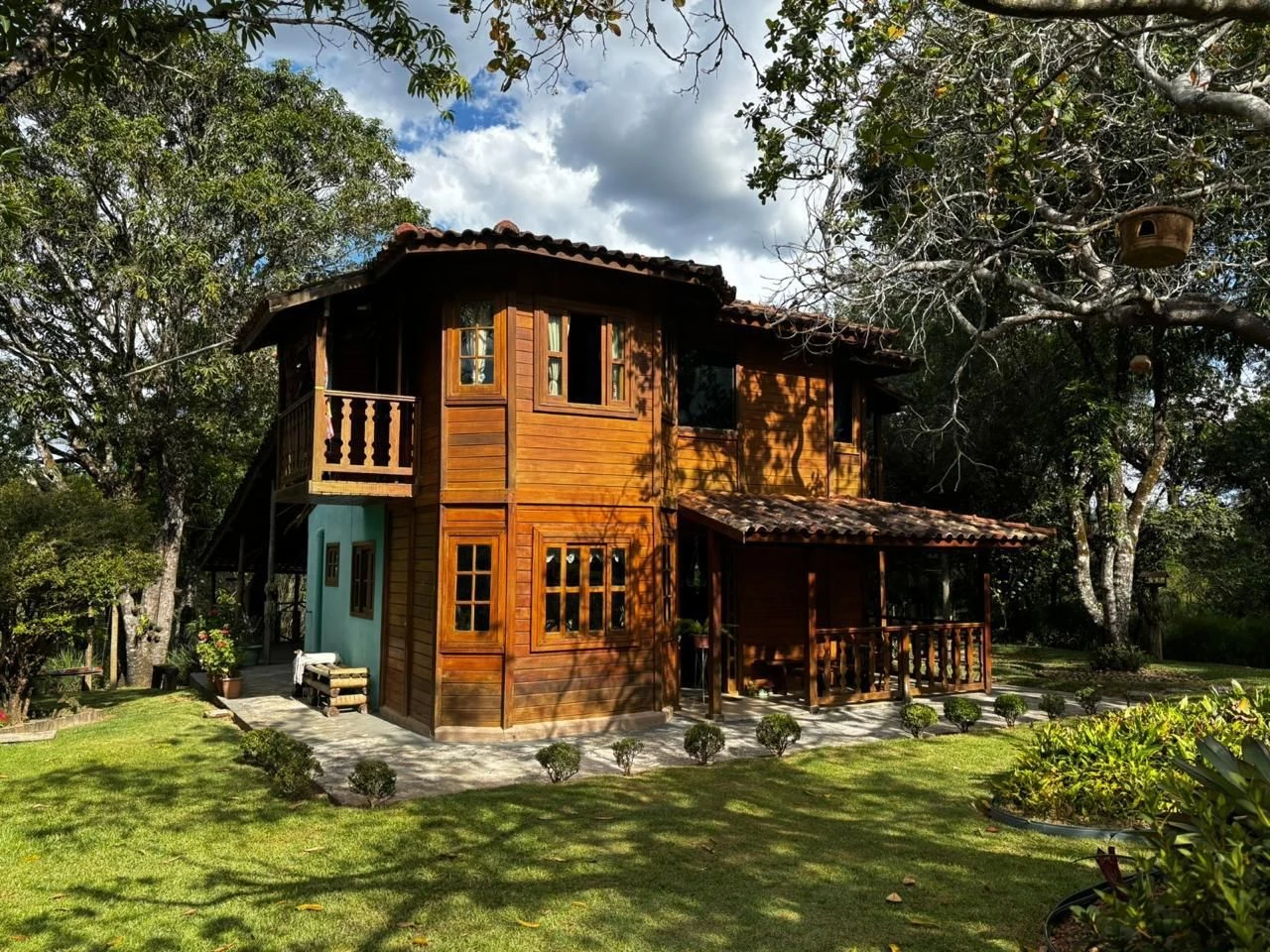 Sítio com casa de madeira à venda, 10000 m² por R$ 650.000 - Cidade Jardim - Esmeraldas/MG