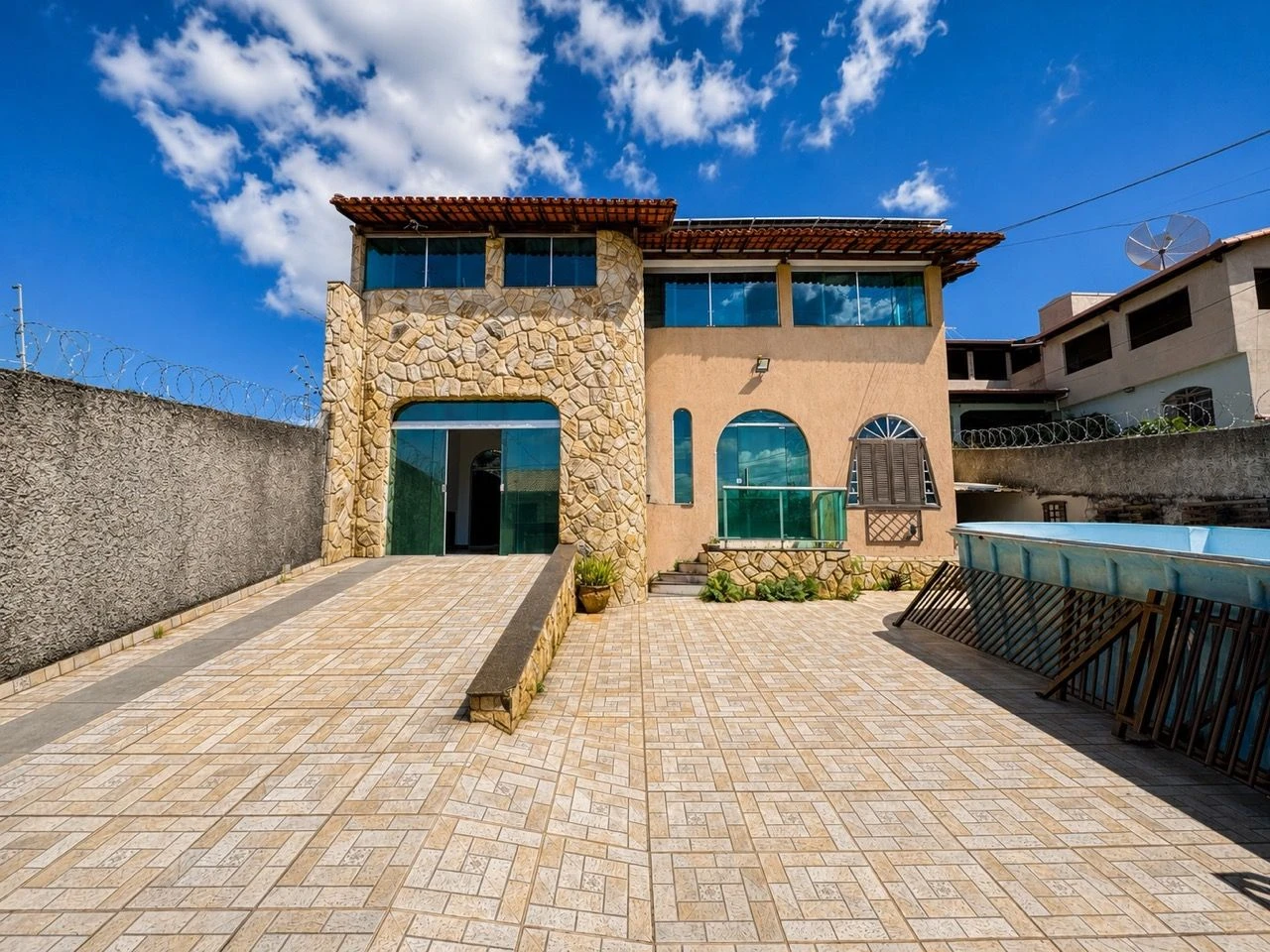 Excelente Casa Comercial e Residencial disponível Bairro Espírito Santo | Betim/MG