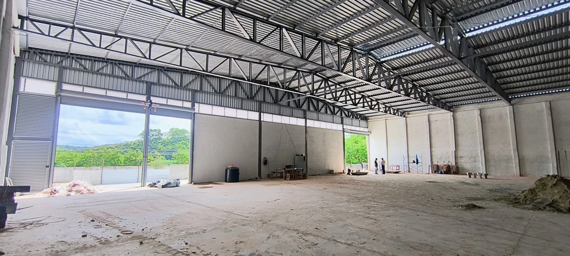 GALPÃO PARA LOCAÇÃO - CIDADE VERDE | 1.300 m²