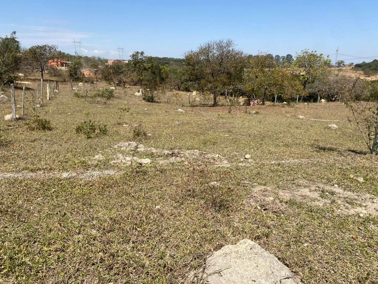 Terreno à venda, 1800 m² por R$ 180.000 - Monjolinhos - Esmeraldas/MG