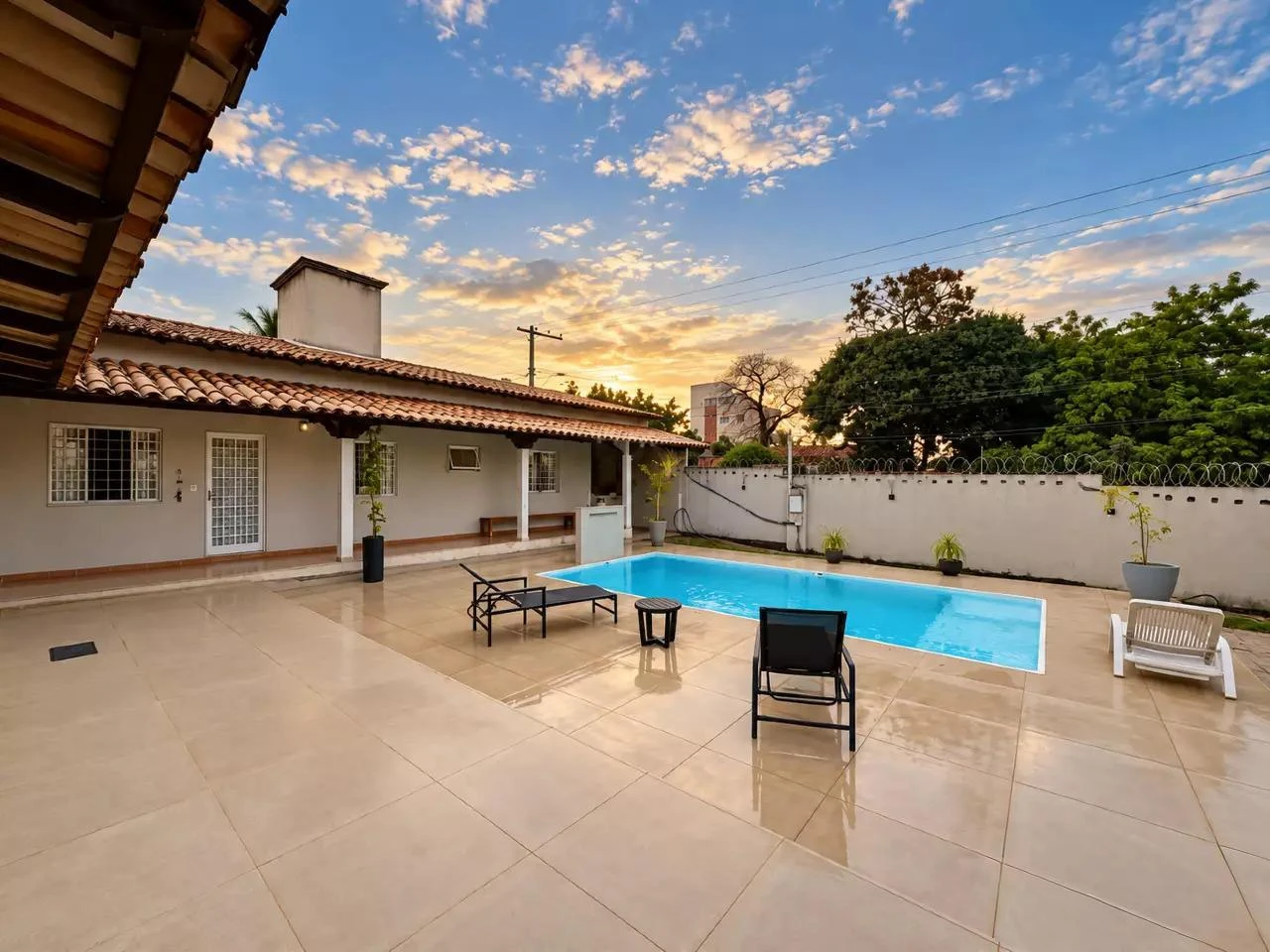 Casa à Venda e para Locação no Filadélfia – Betim | Piscina Aquecida e Área Gourmet